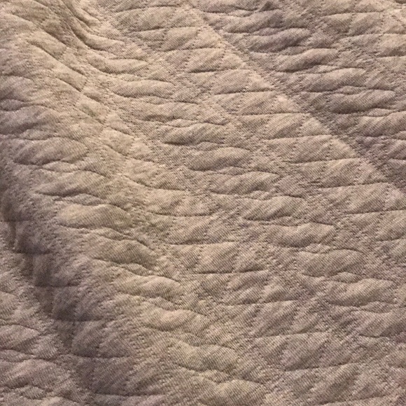 Grey quilted skirt - Picture 2 of 2